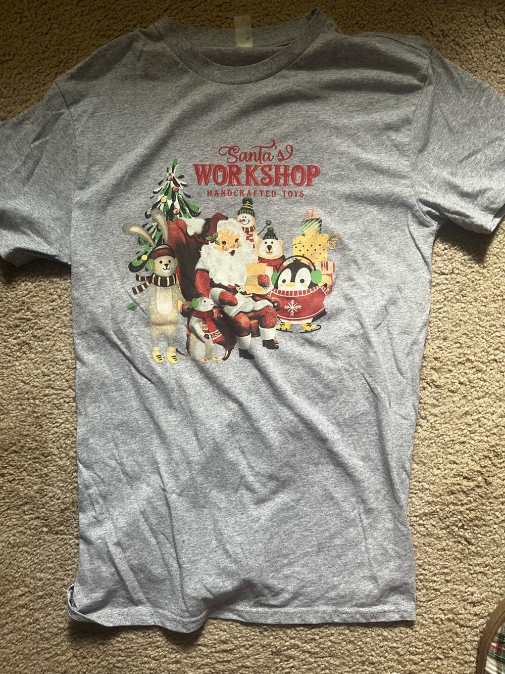 Womens gray med Santa holidays graphic print vintage print  t shirt